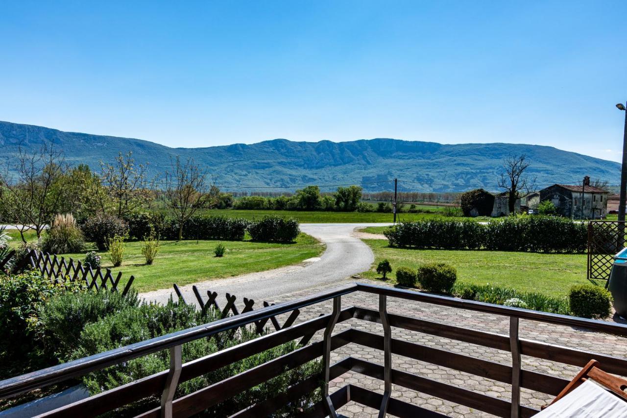 Family Friendly Apartments With A Swimming Pool Cepic, Central Istria - Sredisnja Istra - 11636 Zatka Cepic Buitenkant foto