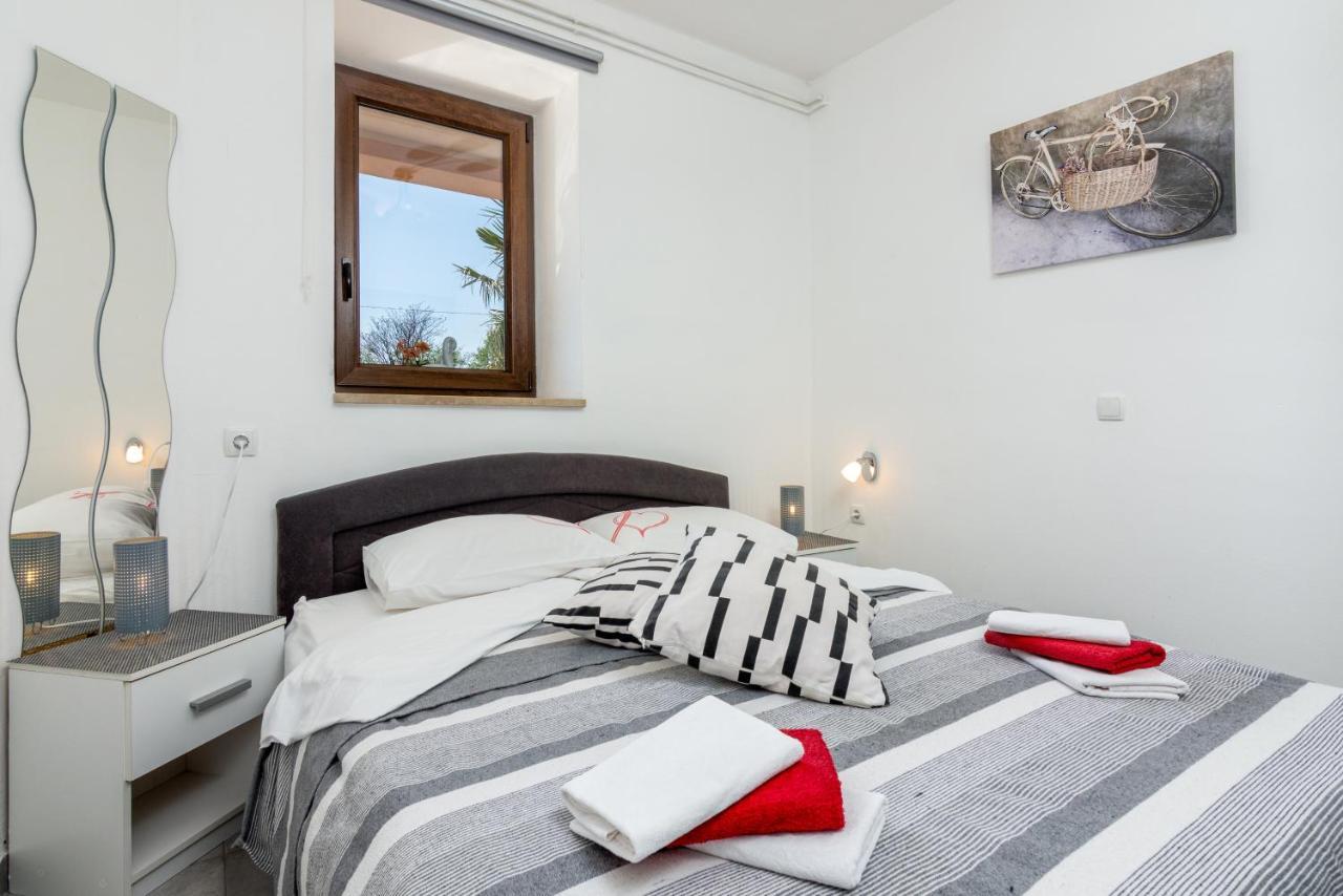 Family Friendly Apartments With A Swimming Pool Cepic, Central Istria - Sredisnja Istra - 11636 Zatka Cepic Buitenkant foto